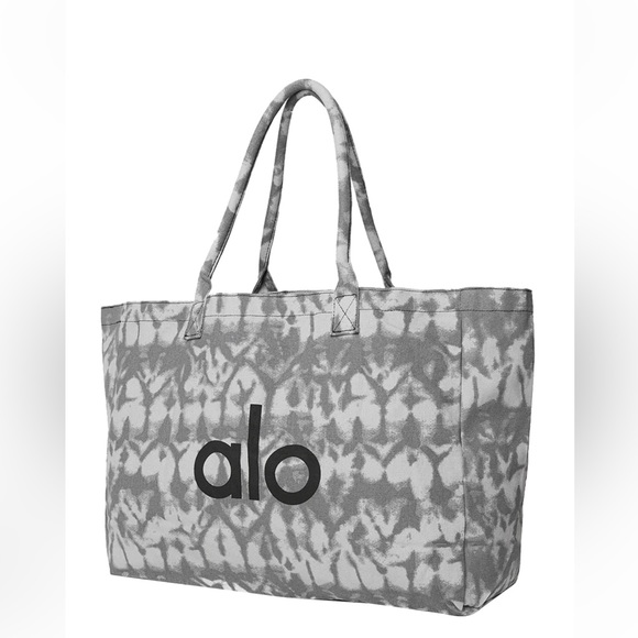 ALO Yoga Handbags - Alo yoga shopper Tote NWT